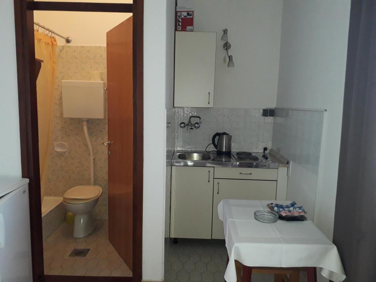 Apartmani Ana Novi V. - Studio Novi Vinodolski Bagian luar foto